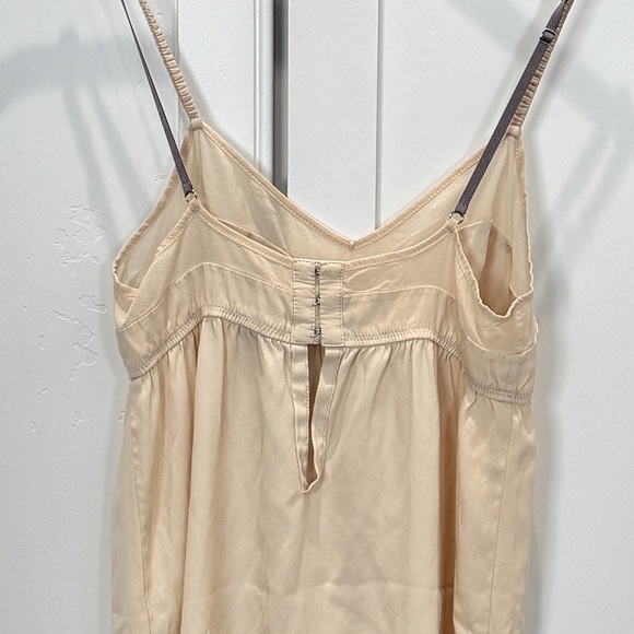 Beige Slip With Clasp Closure XS - Picture 3 of 3